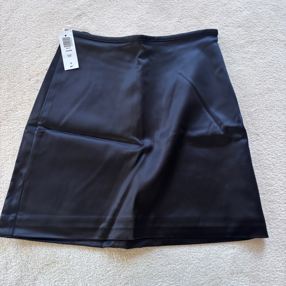 Aritzia Wilfred Black Satin Tavern Mini Skirt Size 00 Xxs NWT